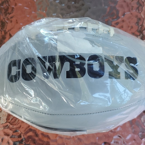 Dallas Cowboys Autographed Football. - Picture 4 of 4